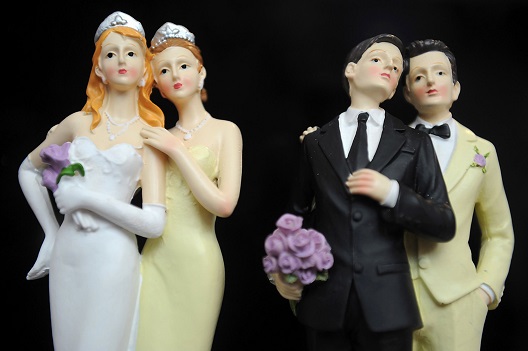 Врховниот суд пресуди: сите мораат да стапат во истополов брак!